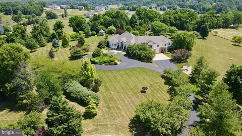 15200 Highview Ct, Waterford, VA 20197