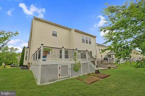 Exterior - 42437 Nickens Pl, Ashburn, VA 20148 photo 7 of 10