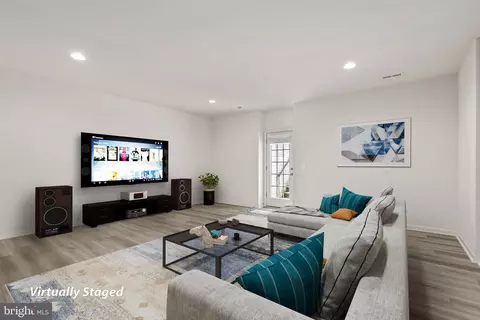 Living - 42437 Nickens Pl, Ashburn, VA 20148 photo 9 of 10