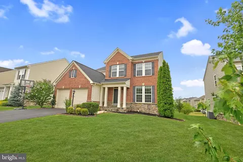 Exterior - 42437 Nickens Pl, Ashburn, VA 20148 photo 4 of 10