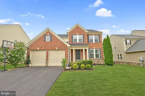 Exterior - 42437 Nickens Pl, Ashburn, VA 20148 photo 3 of 10