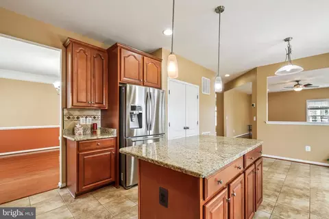 Kitchen - 42437 Nickens Pl, Ashburn, VA 20148 photo 2 of 6