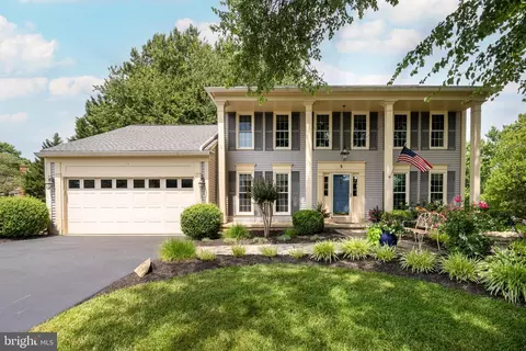 5 Mucklehany Ln, Sterling, VA 20165