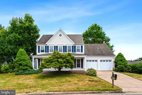 11 Harrow Ct, Sterling, VA 20165