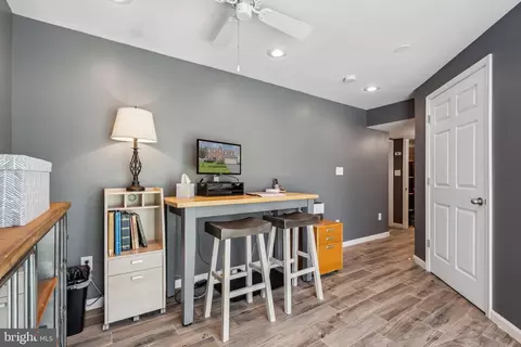 20575 Coppersmith Dr, Ashburn, VA 20147 photo 34
