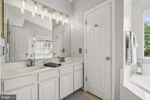 20575 Coppersmith Dr, Ashburn, VA 20147 photo 27