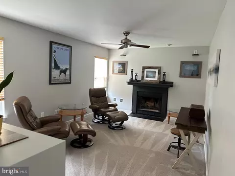 20575 Coppersmith Dr, Ashburn, VA 20147 photo 6
