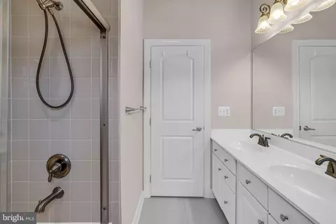 Bath - 42411 Pine Forest Dr, Chantilly, VA 20152 photo 7 of 8