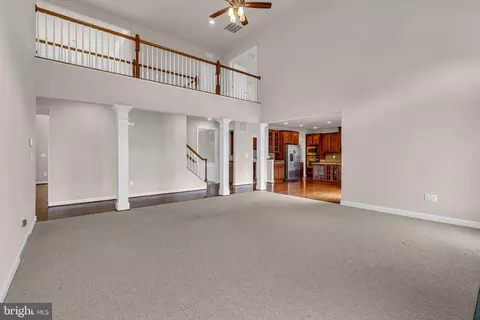 Living - 42411 Pine Forest Dr, Chantilly, VA 20152 photo 7 of 10
