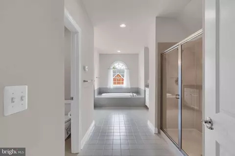 Entry Way - 42411 Pine Forest Dr, Chantilly, VA 20152 photo 10 of 25