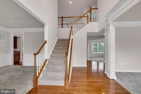 Entry Way - 42411 Pine Forest Dr, Chantilly, VA 20152 photo 21 of 25