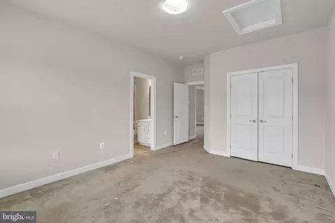 Bedroom - 42411 Pine Forest Dr, Chantilly, VA 20152 photo 1 of 6