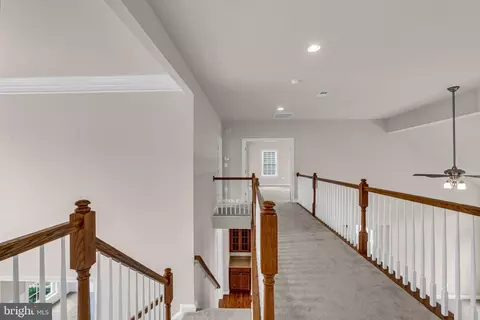 Entry Way - 42411 Pine Forest Dr, Chantilly, VA 20152 photo 16 of 25