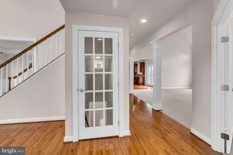 Entry Way - 42411 Pine Forest Dr, Chantilly, VA 20152 photo 24 of 25