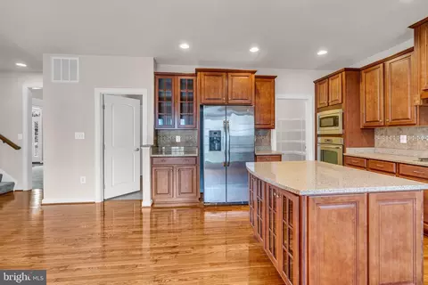 Kitchen - 42411 Pine Forest Dr, Chantilly, VA 20152 photo 2 of 6