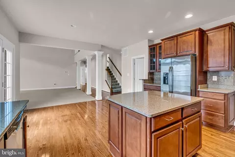 Kitchen - 42411 Pine Forest Dr, Chantilly, VA 20152 photo 5 of 6