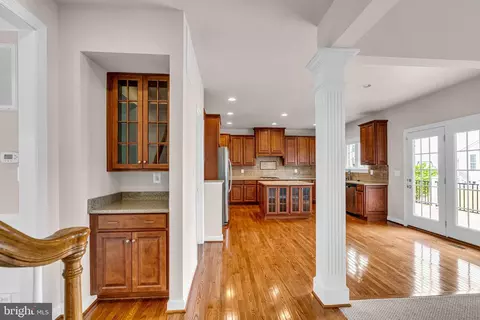 Entry Way - 42411 Pine Forest Dr, Chantilly, VA 20152 photo 20 of 25