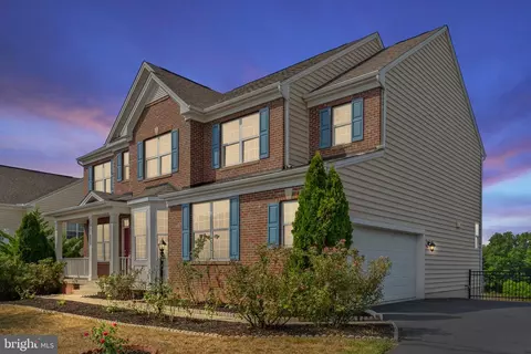 43272 Heavenly Cir, Leesburg, VA 20176