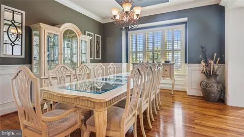 Dining - 41334 Raspberry Dr, Leesburg, VA 20176 photo 2 of 2