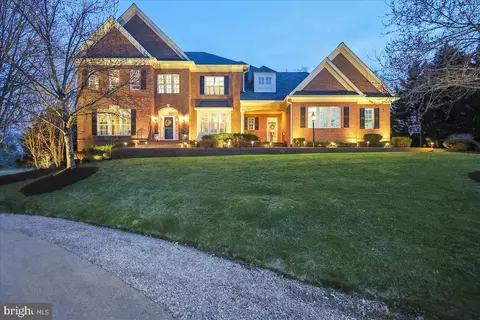 Exterior - 41334 Raspberry Dr, Leesburg, VA 20176 photo 14 of 19