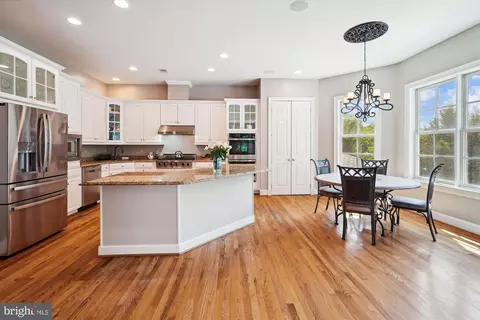 Kitchen - 41334 Raspberry Dr, Leesburg, VA 20176 photo 4 of 5