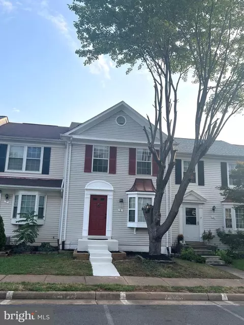 9 Marian Ct, Sterling, VA 20165