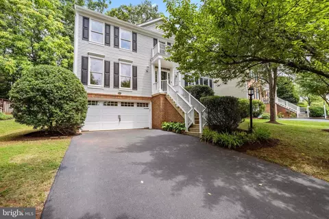 20644 Cutwater Pl, Sterling, VA 20165
