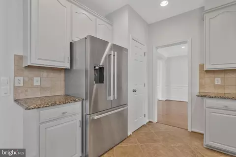 Entry Way - 21683 Channing Ct, Ashburn, VA 20147 photo 3 of 11