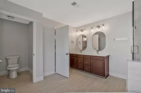 Bath - 21683 Channing Ct, Ashburn, VA 20147 photo 4 of 5