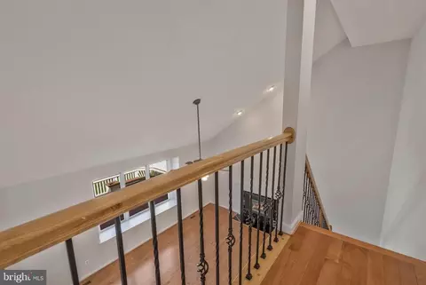 Entry Way - 21683 Channing Ct, Ashburn, VA 20147 photo 8 of 11