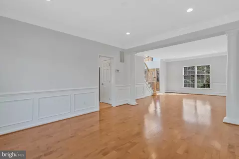Living - 21683 Channing Ct, Ashburn, VA 20147 photo 3 of 5