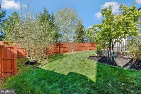 Exterior - 21683 Channing Ct, Ashburn, VA 20147 photo 8 of 14