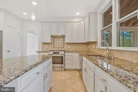 Kitchen - 21683 Channing Ct, Ashburn, VA 20147 photo 3 of 4