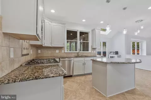 Kitchen - 21683 Channing Ct, Ashburn, VA 20147 photo 4 of 4