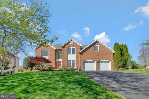 Exterior - 21683 Channing Ct, Ashburn, VA 20147 photo 12 of 14