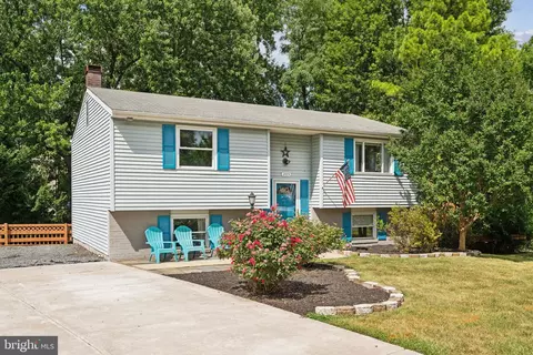 Exterior - 205 Chestnut Ct, Sterling, VA 20164 photo 6 of 8