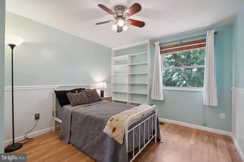 Bedroom - 205 Chestnut Ct, Sterling, VA 20164 photo 5 of 8
