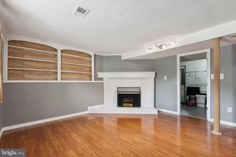 Living - 205 Chestnut Ct, Sterling, VA 20164 photo 1 of 3