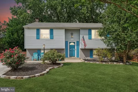 Exterior - 205 Chestnut Ct, Sterling, VA 20164 photo 8 of 8
