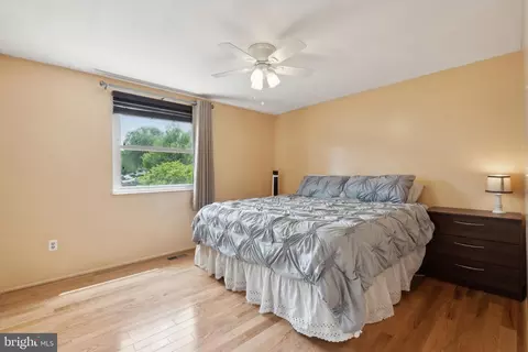 Bedroom - 205 Chestnut Ct, Sterling, VA 20164 photo 6 of 8