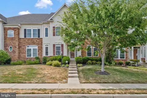 25065 Avonlea Dr, Chantilly, VA 20152