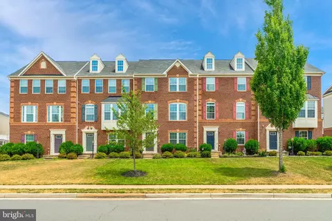 25854 Sycamore Grove Pl, Aldie, VA 20105