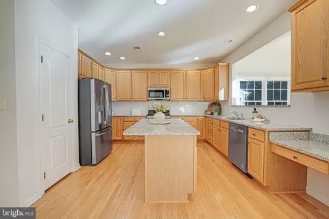 25896 Stinger Dr, Chantilly, VA 20152 photo 14
