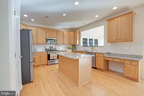 25896 Stinger Dr, Chantilly, VA 20152 photo 13