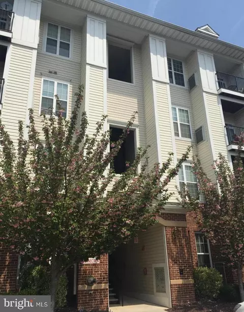 21216 Mcfadden Sq #407, Sterling, VA 20165