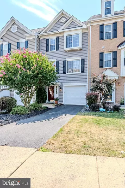 147 Hampshire Sq SW, Leesburg, VA 20175