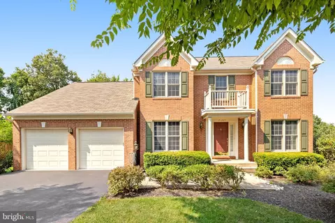 21281 Mirror Ridge Pl, Sterling, VA 20164