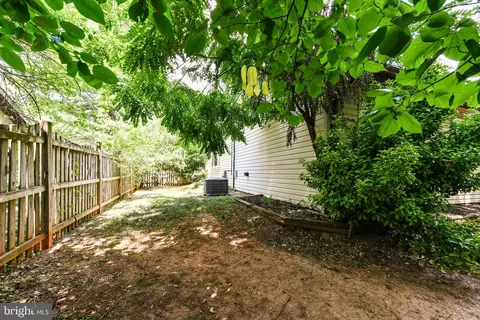 13 Crescent Ct, Sterling, VA 20164 photo 25