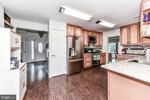 13 Crescent Ct, Sterling, VA 20164 photo 9