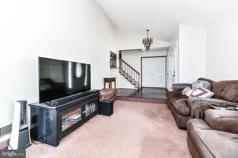 13 Crescent Ct, Sterling, VA 20164 photo 5